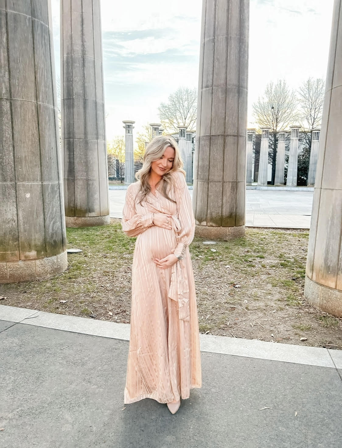 You are currently viewing Bump Friendly Wedding Guest Dresses